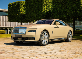 Rolls-Royce fabrica carro em homenagem a cachorro de família dos EUA; veja vídeo