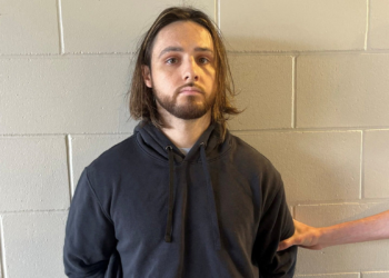 EUA prendem suspeito de iniciar incêndio histórico de Los Angeles; homem usou ChatGPT antes do crime e observou bombeiros