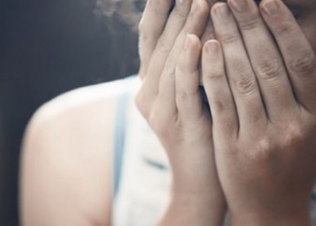 Menina de 13 anos é estuprada pelo próprio pai durante a madrugada