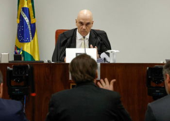 Moraes atende a pedido da PGR e reabre inquérito sobre suposta interferência de Bolsonaro na PF