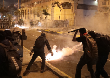 Novo presidente do Peru vai declarar estado de emergência após protestos da geração Z e não descarta toque de recolher