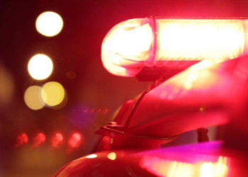 Rapaz de 21 anos é esfaqueado pela namorada de 17 durante discussão na madrugada