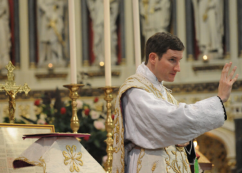 Revolução tradicionalista: padres jovens são os mais conservadores