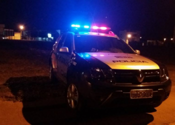 Mulher deixada em bar pelo marido após discussão é esfaqueada na volta pra casa