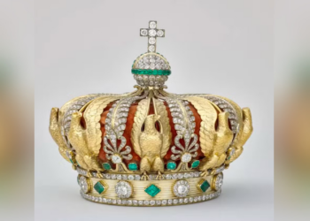 Louvre amanhece com segurança reforçada e turistas frustrados após roubo de joias; VÍDEO