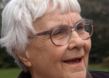 Textos descartados de Harper Lee rendem um livro acima da média
