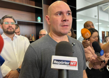 Abilio sai em defesa de jacaré Celso: "É o habitat natural dele, temos que respeitar"