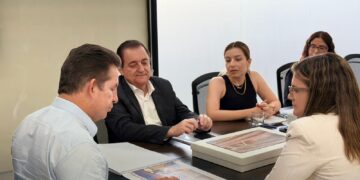 Deputado Sebastião Rezende entrega projeto do novo Hospital Universitário de Rondonópolis ao governador e reforça conquista histórica para a região Sudeste