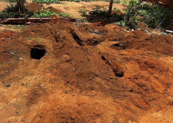 Polícia encontra corpo enterrado em cova rasa em Água Boa