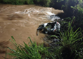 Corolla cai em rio e mata adolescentes de 11 e 17 anos em Sinop