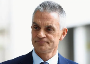 Por que dois diretores da BBC renunciaram ao mesmo tempo e o que isso tem a ver com Trump?