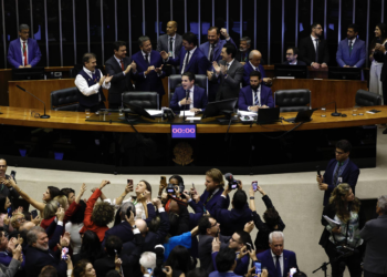 Levantamento mostra baixa expectativa de aprovação de anistia no Congresso