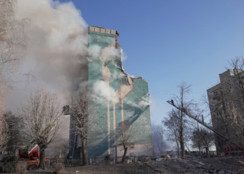 Mega-ataque russo mata 16, e Polônia e Romênia mobilizam caças; veja vídeo