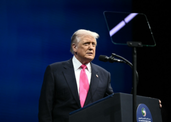 Custo de vida impactou a agenda política de Trump: o que disse a imprensa internacional sobre a suspensão do tarifaço