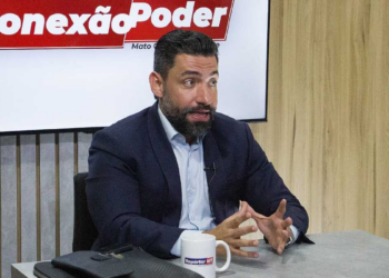 Jurista aponta que decisão de Moraes contra Bolsonaro não tem consistência jurídica