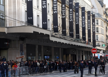 Deputados pedem interdição da Shein na França