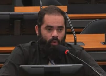 Comunista e ligado a Janja: quem é o evangélico que se infiltrou na vigília por Bolsonaro