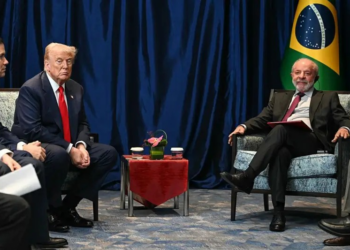 Artigo no New York Times diz que 'Brasil desafiou Trump e venceu' em caso Bolsonaro
