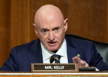 FBI vai ouvir parlamentares dos EUA sobre vídeo em que incentivam militares a desobedecerem ordens ilegais