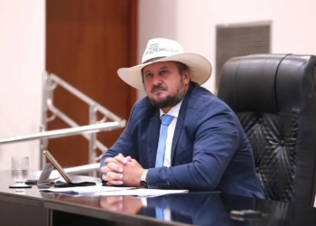 Juiz cita imunidade parlamentar e nega punir Cattani por criticar filme LGBT+