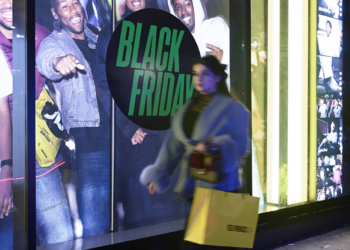 Virada de quinta para sexta tem os maiores descontos da Black Friday; veja melhores horários