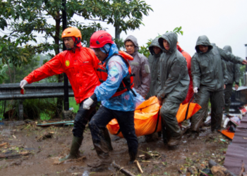 Inundações deixam mais de 300 mortos na Tailândia e na Indonésia; VÍDEO