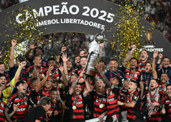 Festa do Flamengo terá desfile em trio elétrico no Centro do Rio neste domingo (30)