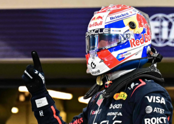 Verstappen conquista pole position para corrida decisiva da F1