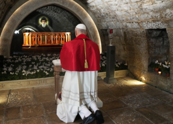 Em visita ao Líbano, papa Leão XIV pede união de líderes religiosos em prol da paz no Oriente Médio