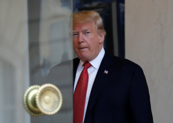 Governo Trump anuncia suspensão programa de vistos por diversidade