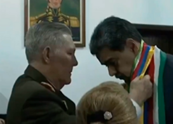 Maduro inventa seu próprio Prêmio Nobel e se autoproclama 'Arquiteto da Paz'