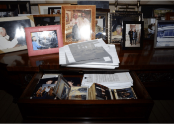 Pelo menos 16 imagens somem de página do governo Trump com documentos sobre caso Epstein