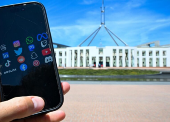 Austrália proíbe redes sociais para menores de 16 e abre debate global 