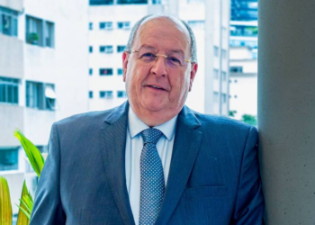 'Existe uma demonização da indústria farmacêutica', diz presidente do Sindusfarma