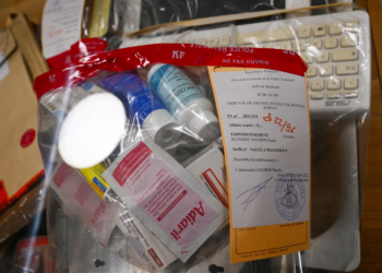 Justiça francesa condena a 30 anos de prisão mãe acusada de intoxicar filhas