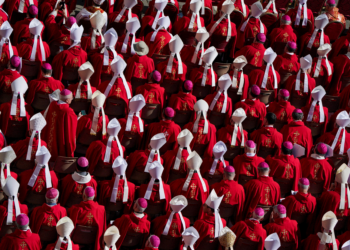 Comissão do Vaticano proíbe mulheres de se tornarem diáconas