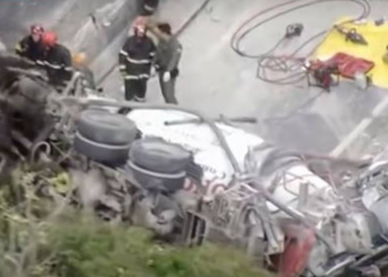 Acidente de trânsito com betoneira deixa dois mortos na Grande SP