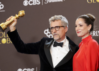 Kleber Mendonça Filho lembra prisão de Jair Bolsonaro no Globo de Ouro