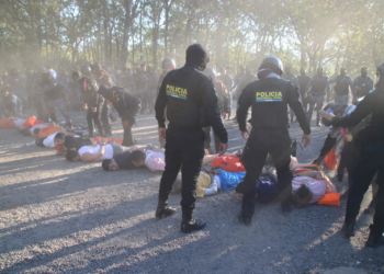 Policiais são mortos, presos fazem motim e aulas são canceladas em dia de violência na Guatemala