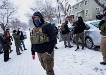 Em decisão 'extraordinária', juíza ordena que agentes de imigração parem de usar força excessiva em Minneapolis