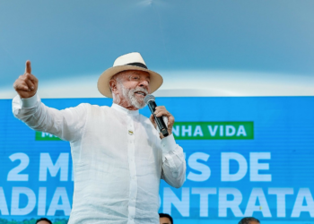 Lula chama invasão da Venezuela pelos EUA de falta de respeito e diz que América Latina não vai baixar a cabeça para ninguém