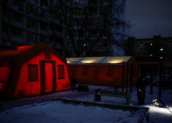 Ataque da Rússia na Ucrânia deixa 1 morto, feridos e mais de 6 mil prédios sem aquecimento