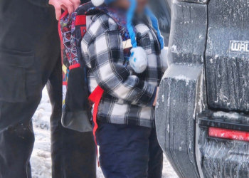 Juiz manda soltar menino de 5 anos e o pai, detidos pelo ICE