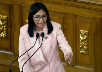 Delcy Rodríguez toma posse como presidente interina da Venezuela após captura de Maduro