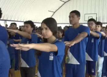 Pais, alunos e professores de 66 escolas de MT decidem em consulta pública sobre modelo cívico-militar