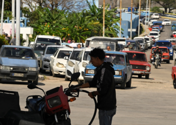 Cuba vai racionar combustíveis diante de bloqueios impostos pelos EUA
