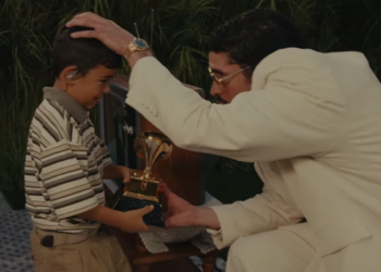 É #FAKE que show de Bad Bunny no Super Bowl teve participação de Liam Ramos, menino de 5 anos detido pelo ICE