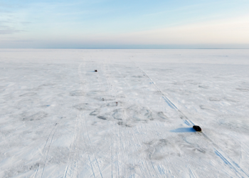 Temperaturas congelantes fazem Estônia inaugurar estrada de gelo entre ilhas; VÍDEO