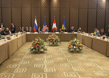 Negociações entre EUA, Ucrânia e Rússia terminam sem acordo por fim da guerra; Zelensky acusa russos de arrastar tratativas