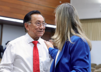 José María Balcázar Zelada é eleito presidente interino do Peru após destituição de José Jerí